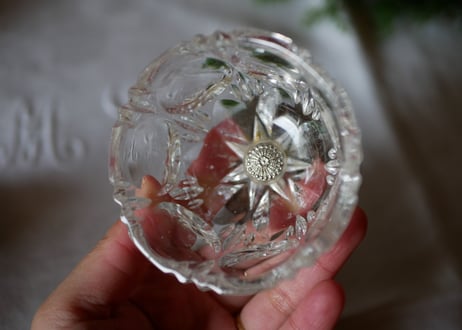 no.3 glass holder