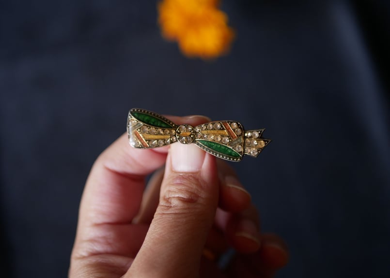 エナメル リボン ブローチ フランスヴィンテージ | mamantique