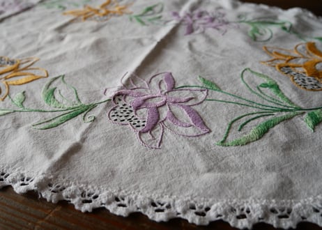 フランスアンティーク　刺繍　リネン　オーバル