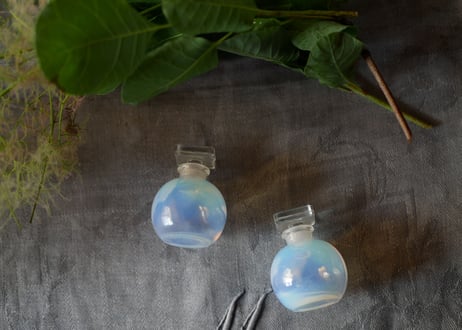 Opalin glass