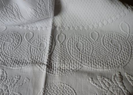 Pique de Marseille, Bed cover