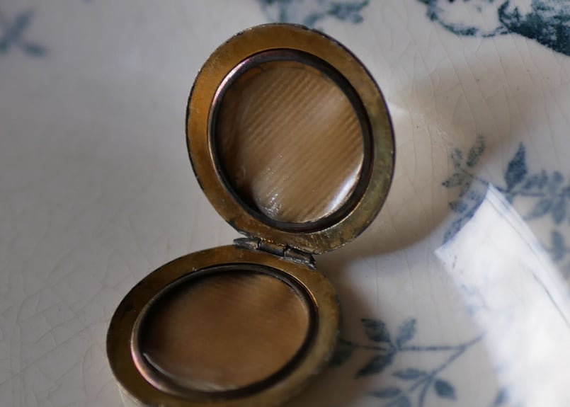 宿り木 PARIS ロケットペンダント フランスアンティーク ネックレス