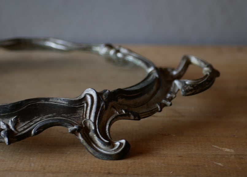 重厚感のあるピューター製 ディスプレイボード フランス