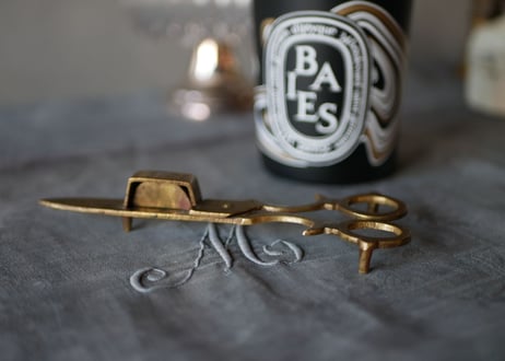 candle snuffer