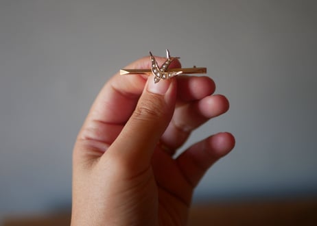 9K swallow brooch