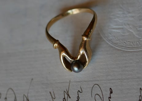 Black pearl + hand , Ring