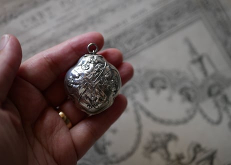 純銀　ピルケース　コンパクトケース　フランスアンティーク　ブロカント　ベルエポック