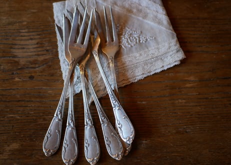 残→1 antique fork with Monogram