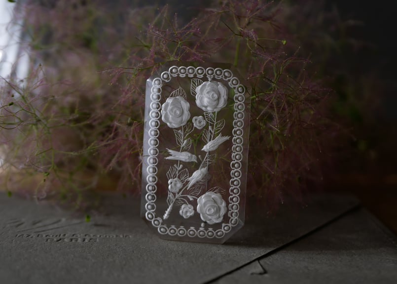 フランスブロカント　ルーサイトブローチ　小鳥たちと花 Birds ＆ Flowers 鳥と花 ルーサイトブローチ ヴィンテージブローチ