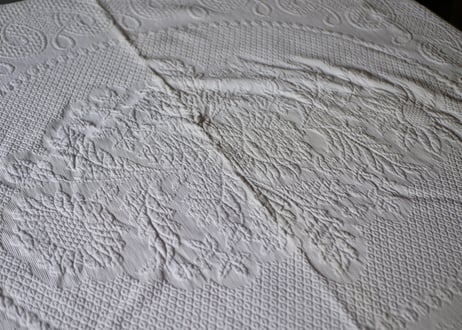 Pique de Marseille, Bed cover