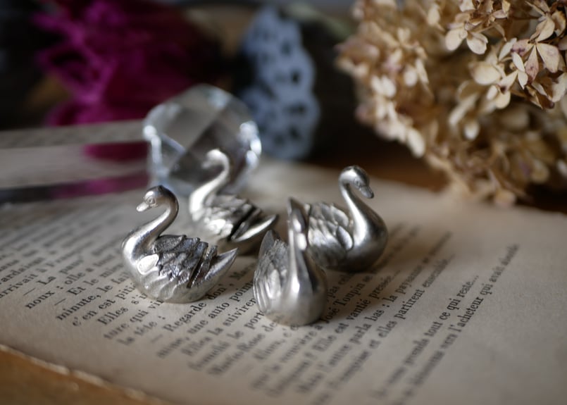 【お65】16 フランス　アンティーク　スワン　カード立て　蚤の市 スワン カードスタンド 再入荷 フランスヴィンテージ ブロカント