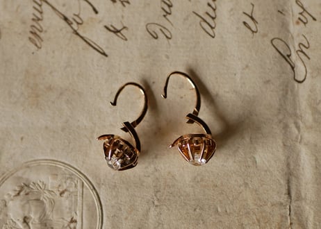 dormeuse earring