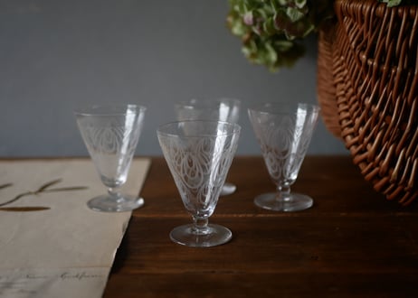 St-Luis antique glass