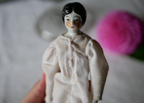 Robe BLANCHE  bisque doll