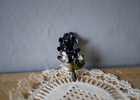 パープルの花束　ヴィンテージブローチ　フランスヴィンテージ　ブロカントのある生活