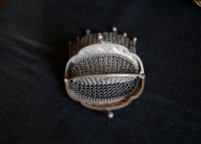 ◆SALE◆フランスアンティーク超美品シルバーメッシュパース銀刻印1900 アンティークシルバーメッシュパース 菊花模様 フランス アンティーク