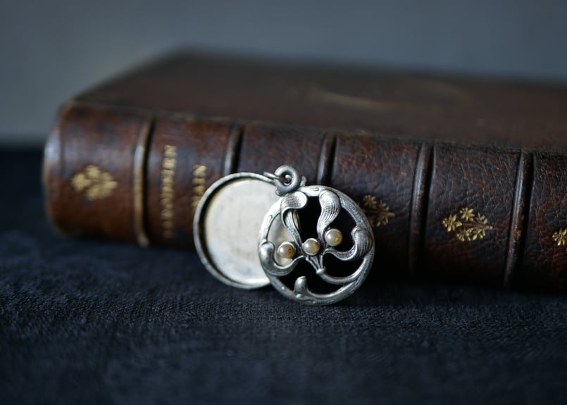 フランスアンティーク シルバー 宿木　ヤドリギの鈴　アールヌーボー フランスアンティーク シルバー 宿木 ヤドリギの鈴 アールヌーボー