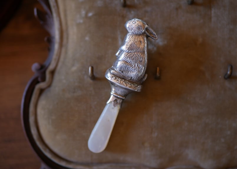 ベビーラトル イギリス うさぎ シルバープレート ヴィンテージ