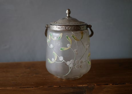 biscuit jar