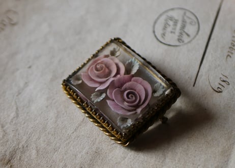 ローズ　lucite Brooch　ルーサイトブローチ　フランスヴィンテージ　ブロカント