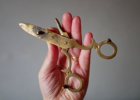 candle snuffer