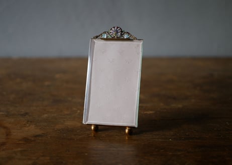#5 enamel Photo stand