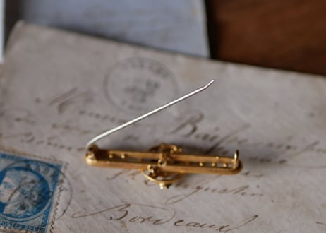 9K seed pearl , swallow brooch
