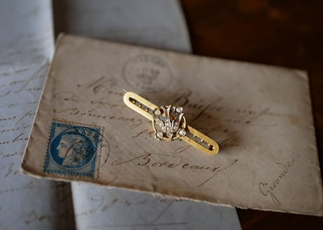 9K seed pearl , swallow brooch