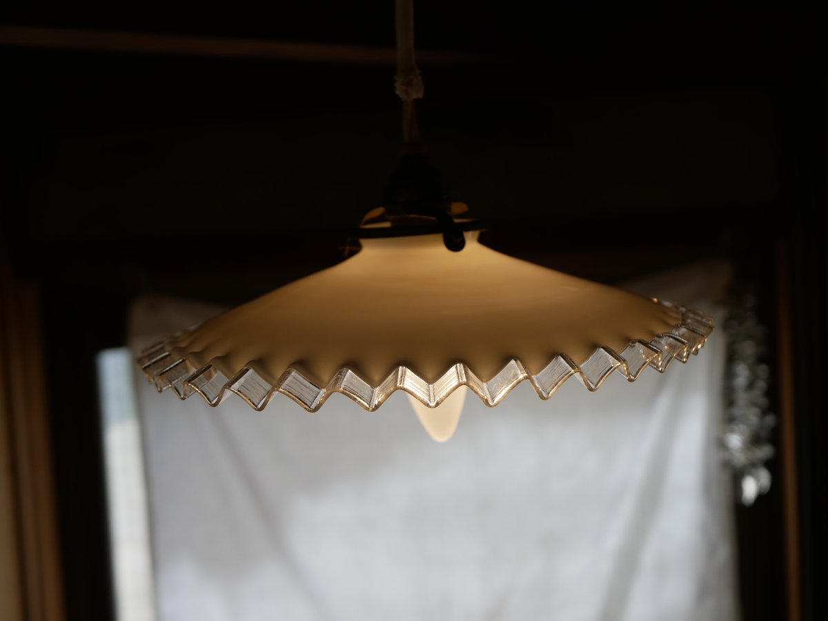 ミルクガラス フリル ランプシェード フランスアンティーク