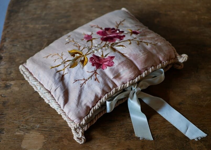 Silk Hanky Case | mamantique