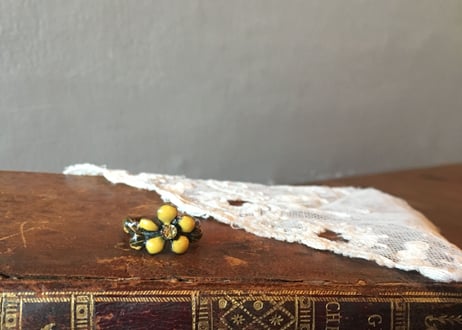 仏アンティーク 花が付いたリング