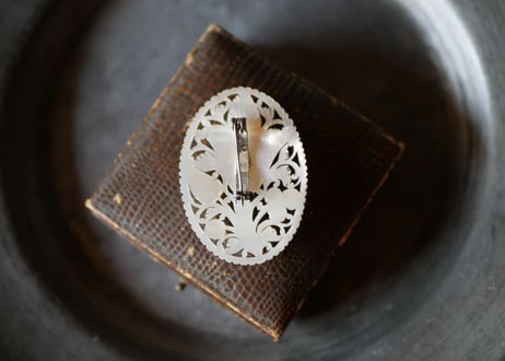 Mother of pearl brooch 【白蝶貝】