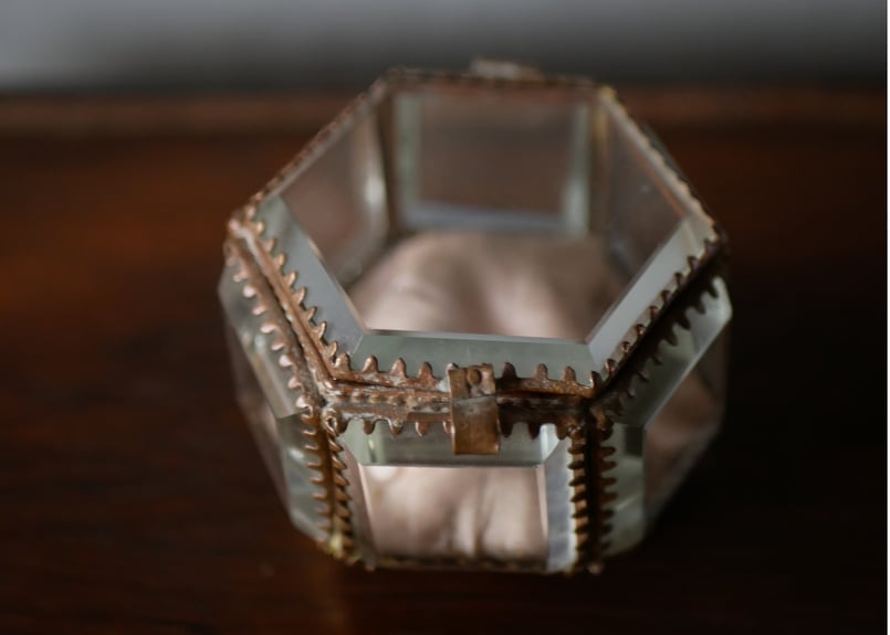 六角形 ピンク オルモルガラス ジュエリーボックス フランス