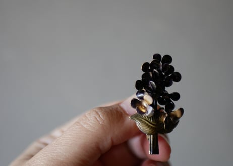 パープルの花束　ヴィンテージブローチ　フランスヴィンテージ　ブロカントのある生活