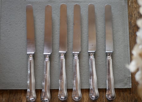 PARIS , knife