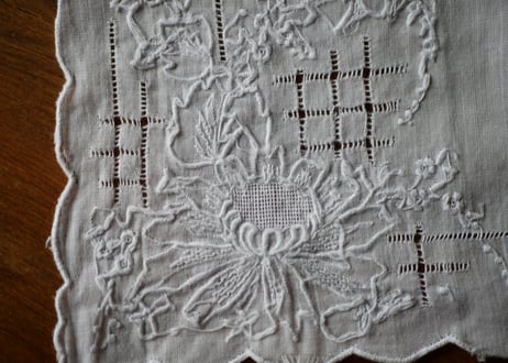 handkerchief   F