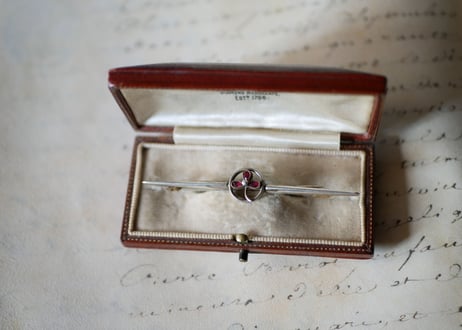 三つ葉のクローバー　ブローチ FRANCE antique BROCANTE vintage