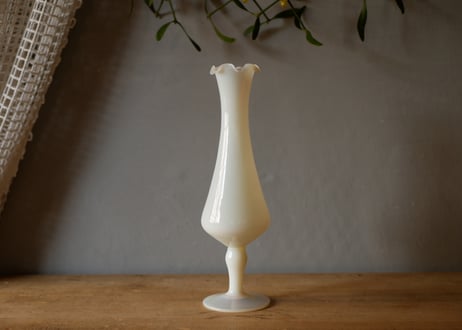 オパリンガラス　フラワーベース　BLANC　フランスヴィンテージ　ブロカント