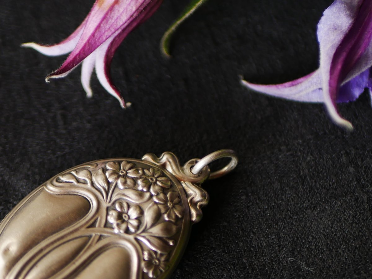 フランスアンティーク　すずらん　ミラー付きペンダントトップ　シャトレーン　鈴蘭 フランスアンティーク すずらん ミラー付きペンダントトップ