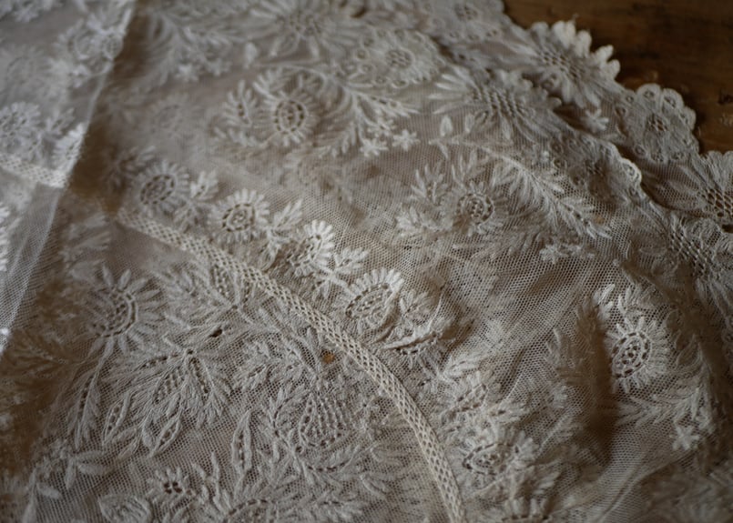 フランスアンティークテーブルクロス　フランスアンティークレース　フランスカーテン 正方形) フランス アンティーク フィレレース テーブルクロス