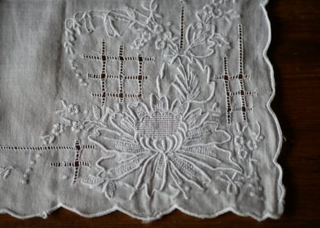 handkerchief   F