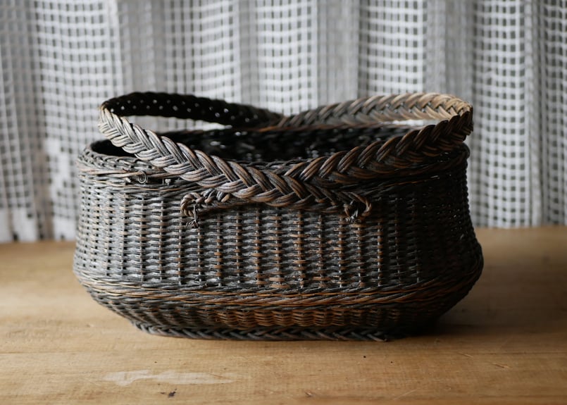 フランスブロカントレアな可愛いウサギのパニエ