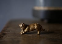 ボールと遊ぶ猫　オブジェ　フランスアンティーク　アンティークのある暮らし
