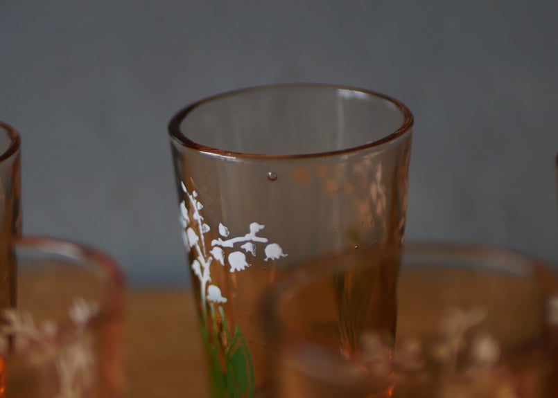 フランスアンティーク すずらん　リキュールグラス ピンクガラスの小さなリキュールグラス ミュゲ すずらん 鈴蘭