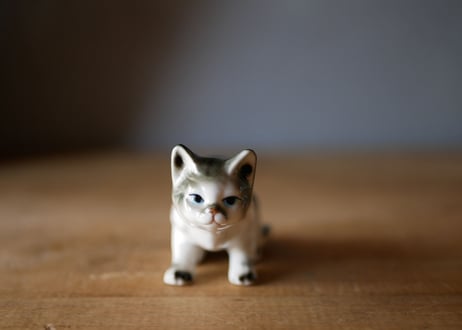 ダークグリーン　陶器の猫　フランスヴィンテージ　ブロカント