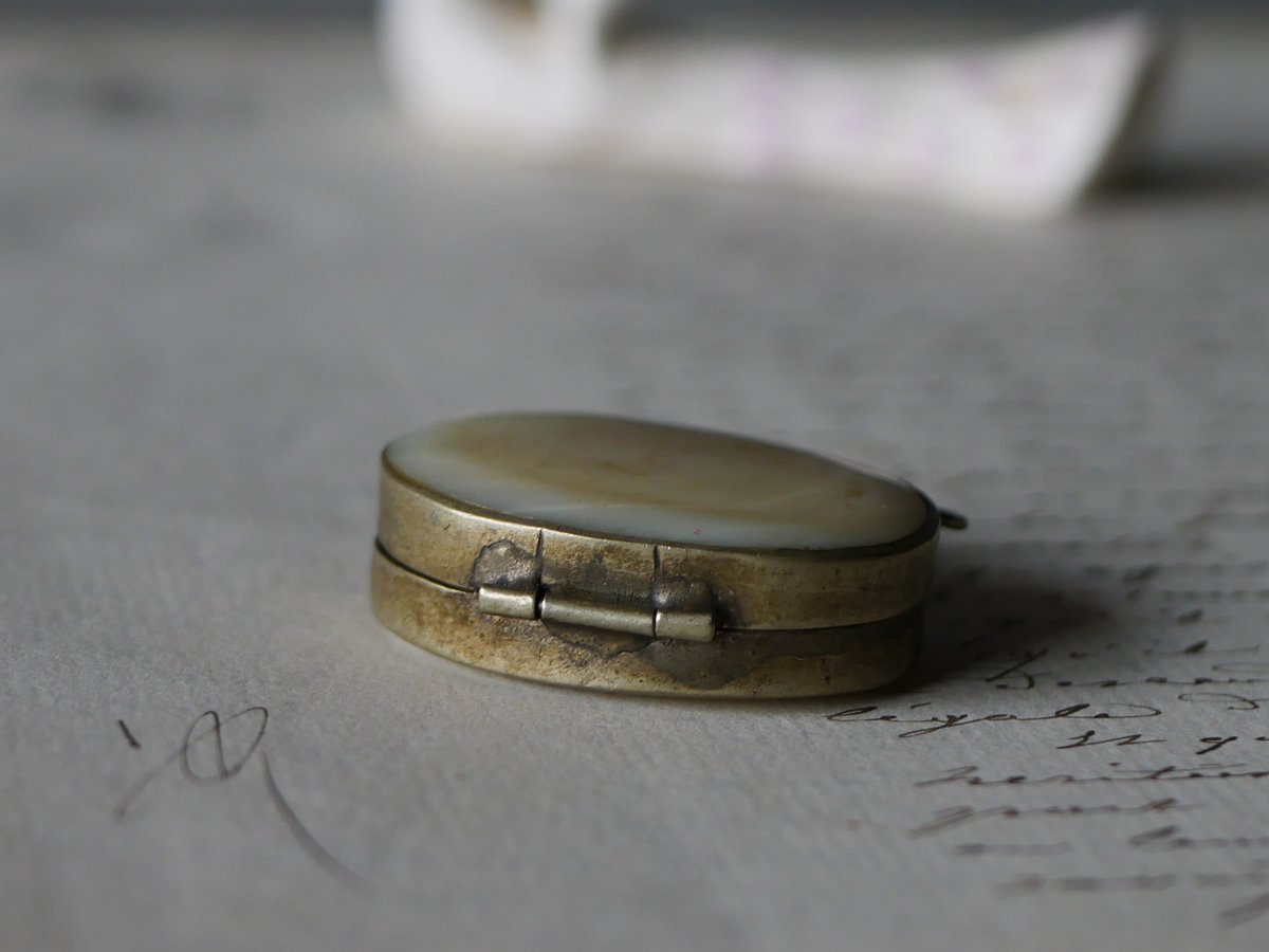 白蝶貝 マザーオブパール 小さなケース フランスアンティーク