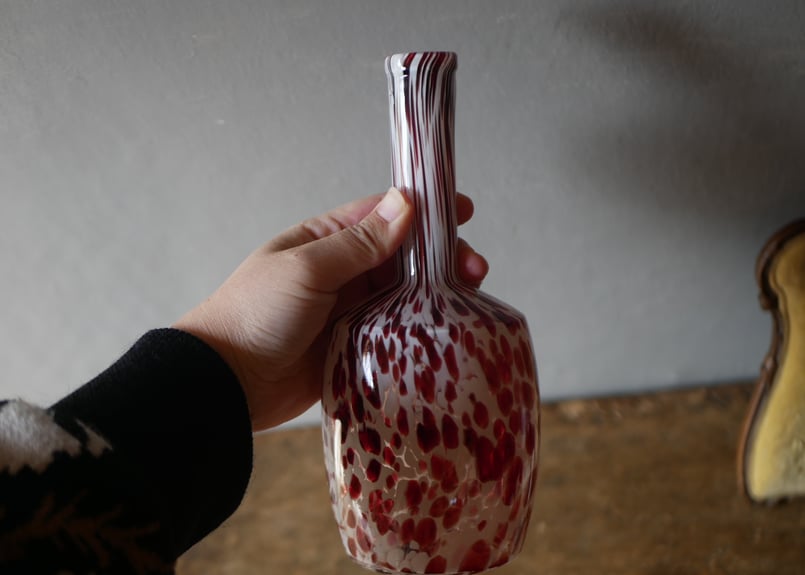 クリシー フラワーベース フランスヴィンテージ ブロカントのある