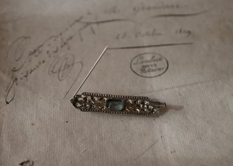 ヴィンテージブローチ　フランスヴィンテージ　ブロカントのある暮らし