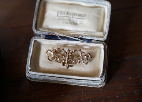 細かい花デザインのブローチ FRANCE antique BROCANTE vintage