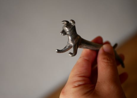 knife rest, Dog